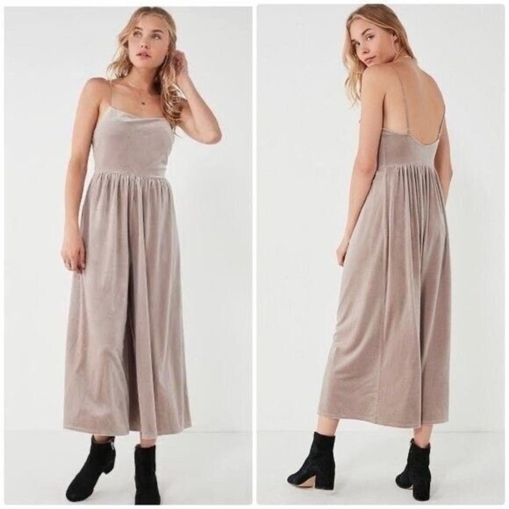 Urban Outfitters velvet wide leg jumpsuit XS